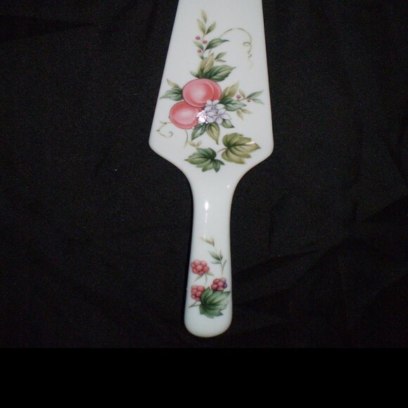 “Andrea” by Sadek Pie Server - Picture 2 of 4